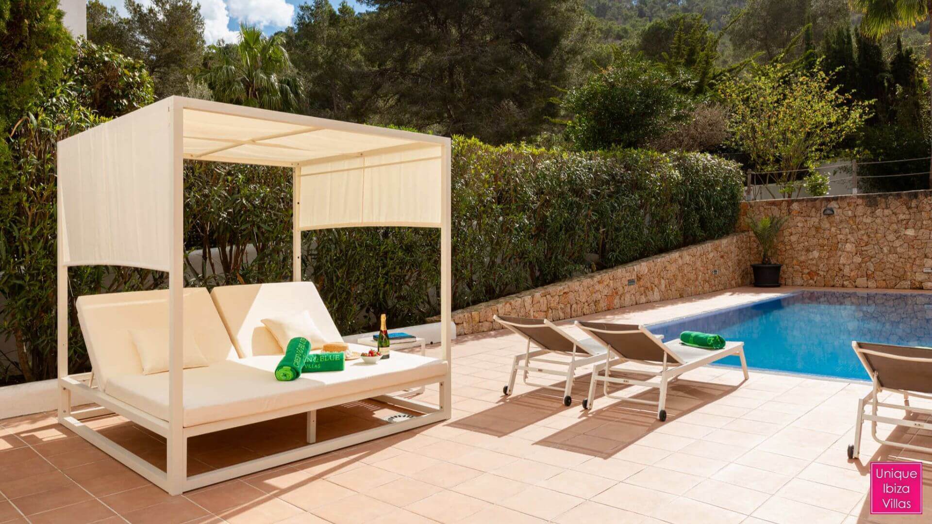 VILLA BLANCA - 4 Bedrooms - Santa Eulalia (Walk To Beach)