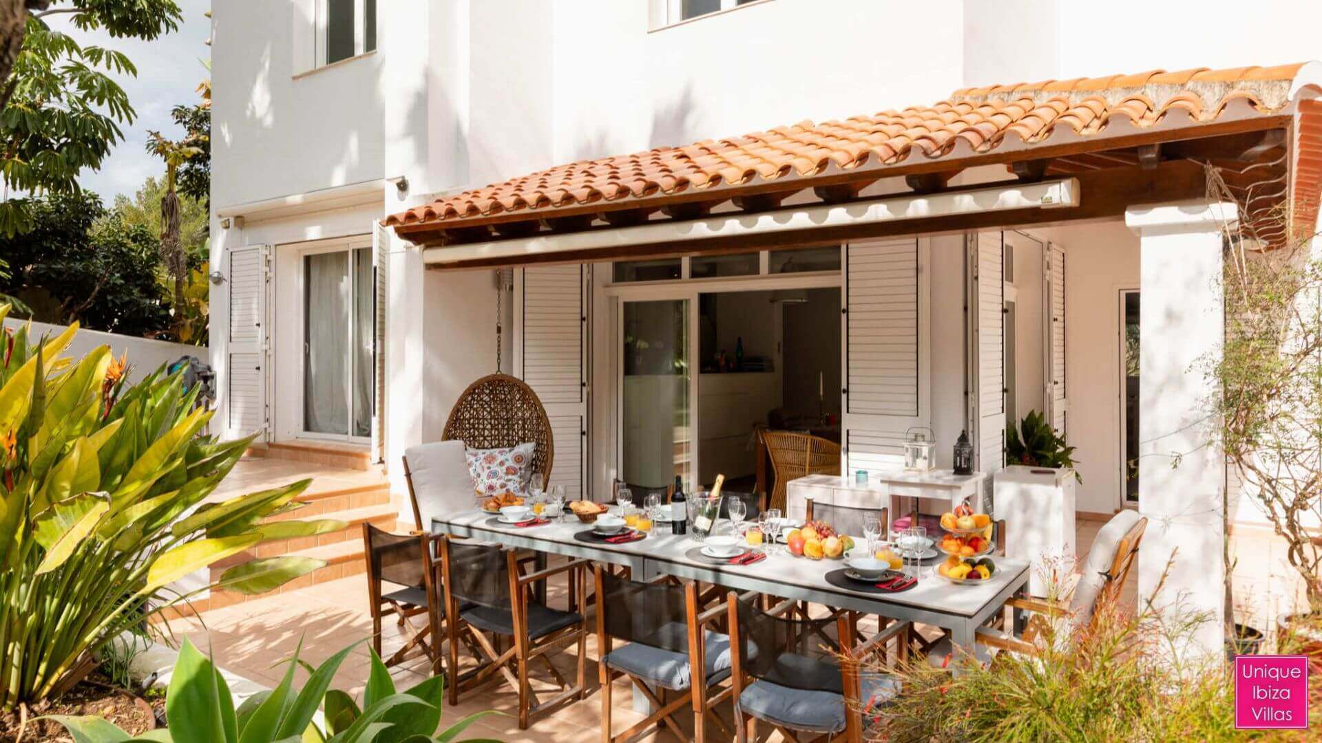 VILLA BLANCA - 4 Bedrooms - Santa Eulalia (Walk To Beach)
