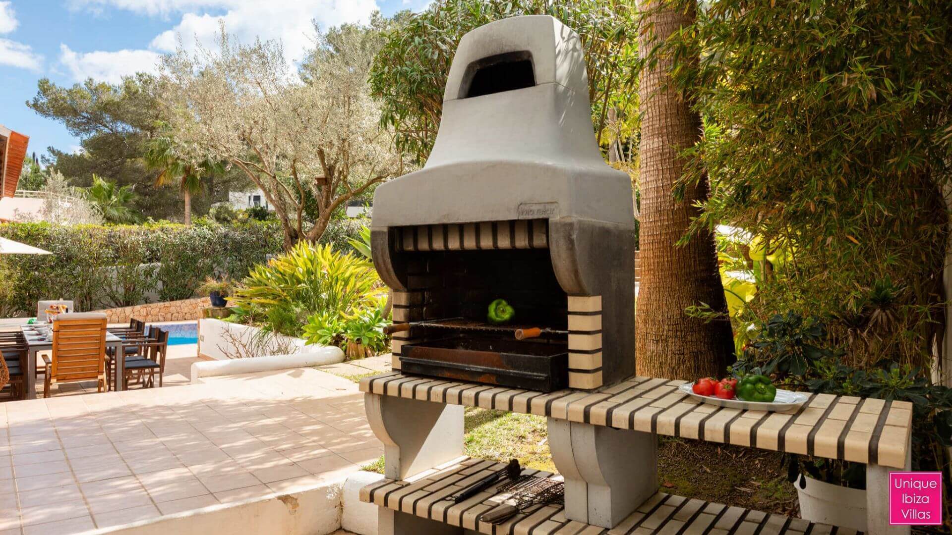 VILLA BLANCA - 4 Bedrooms - Santa Eulalia (Walk To Beach)