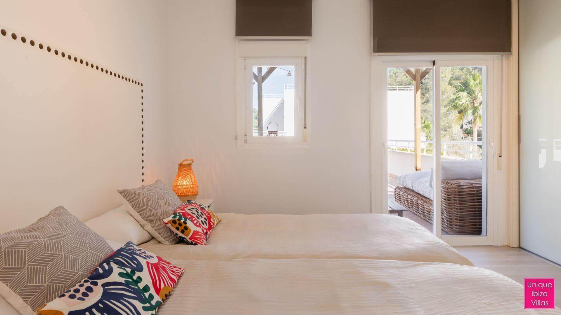 VILLA BLANCA - 4 Bedrooms - Santa Eulalia (Walk To Beach)