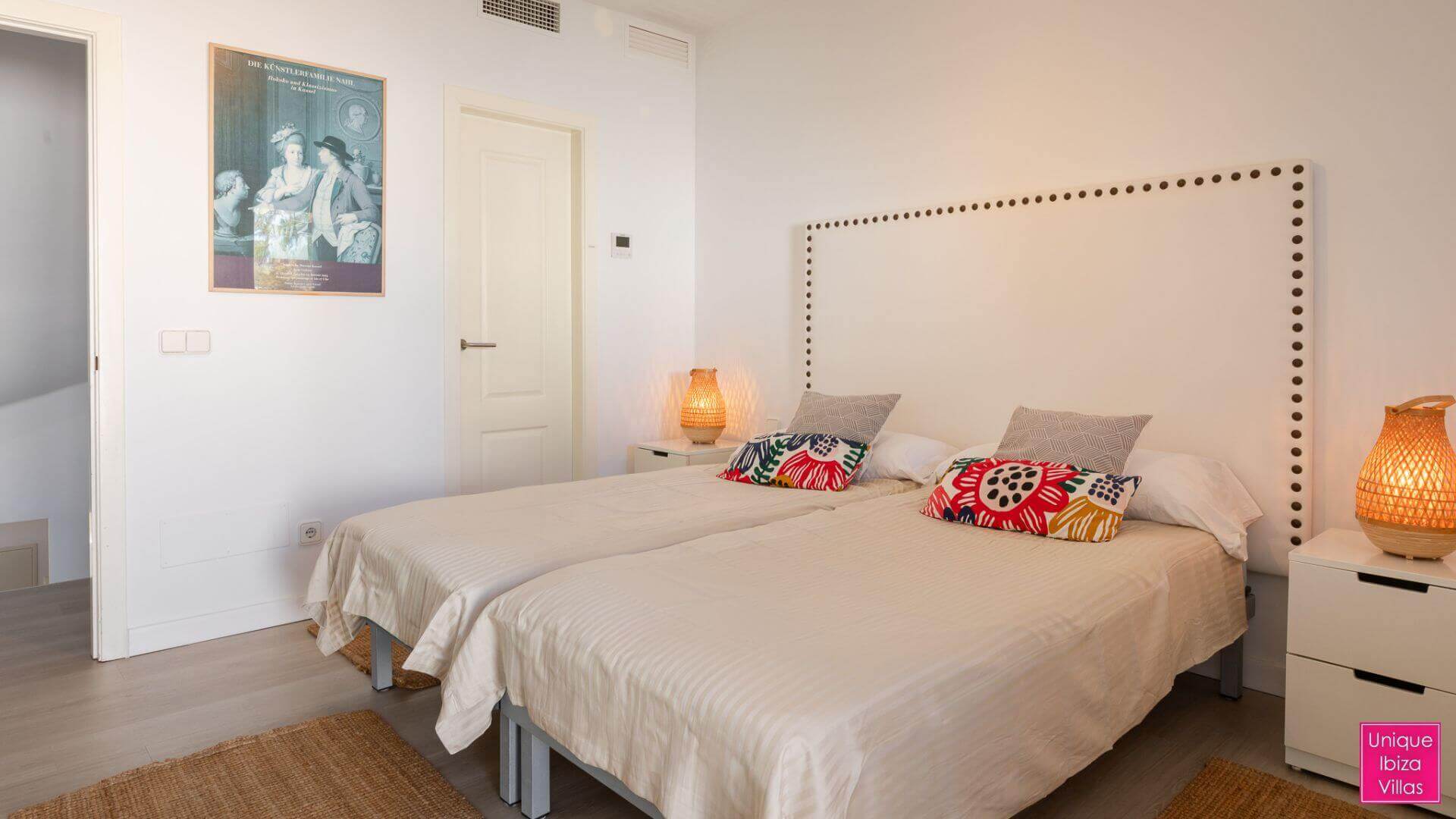 VILLA BLANCA - 4 Bedrooms - Santa Eulalia (Walk To Beach)