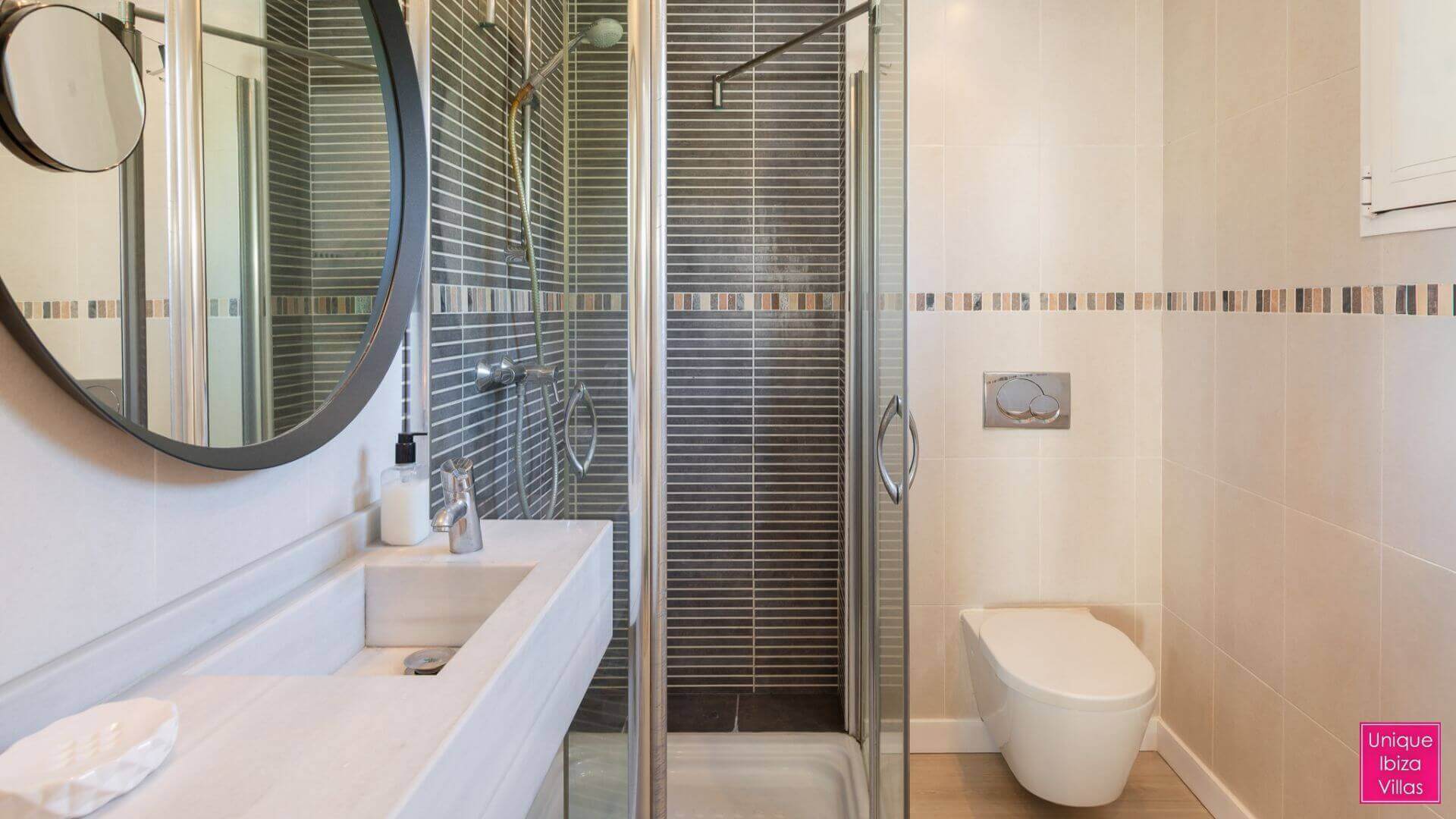 VILLA BLANCA - 4 Bedrooms - Santa Eulalia (Walk To Beach)