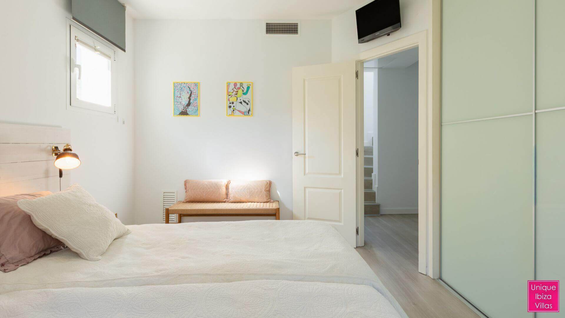 VILLA BLANCA - 4 Bedrooms - Santa Eulalia (Walk To Beach)