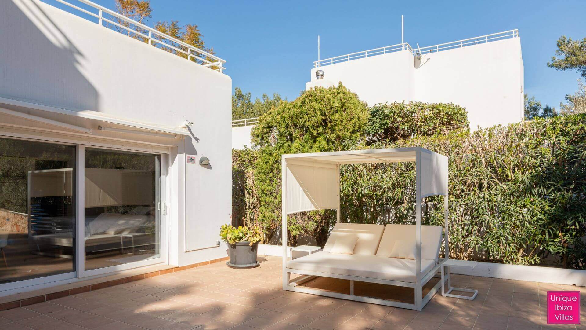VILLA BLANCA - 4 Bedrooms - Santa Eulalia (Walk To Beach)