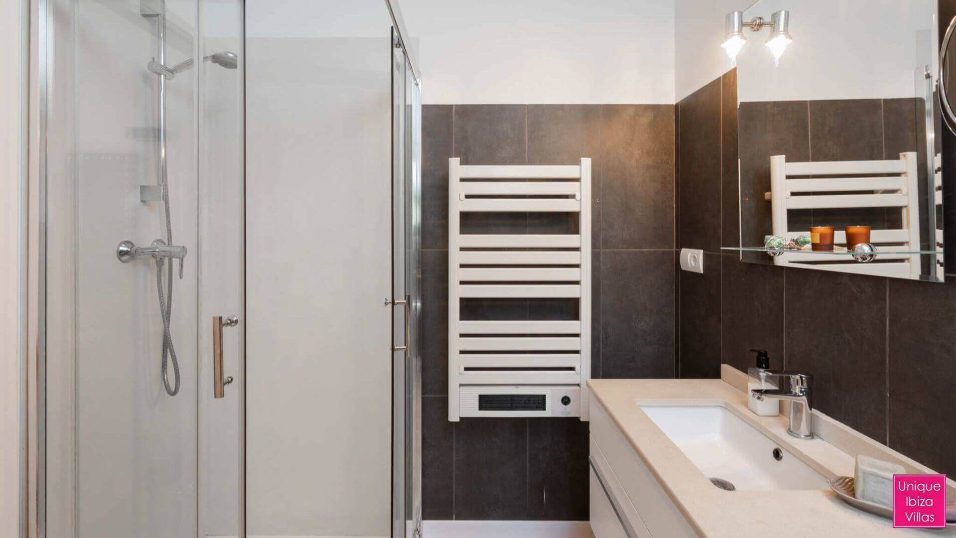 VILLA BLANCA - 4 Bedrooms - Santa Eulalia (Walk To Beach)