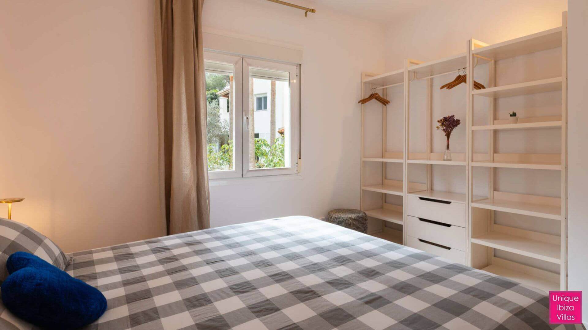 VILLA BLANCA - 4 Bedrooms - Santa Eulalia (Walk To Beach)