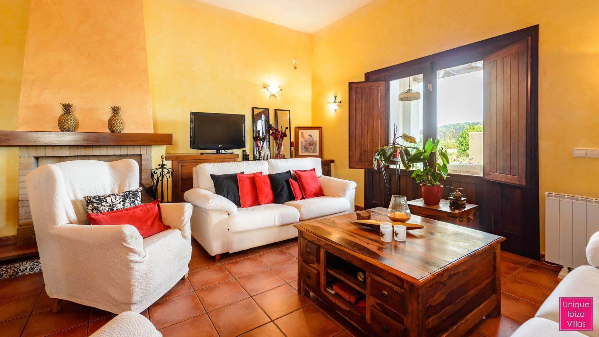 VILLA CANA CLARA - 3 Bedrooms - San Lorenzo/San Carlos/Atzaro Ibiza (Rural)