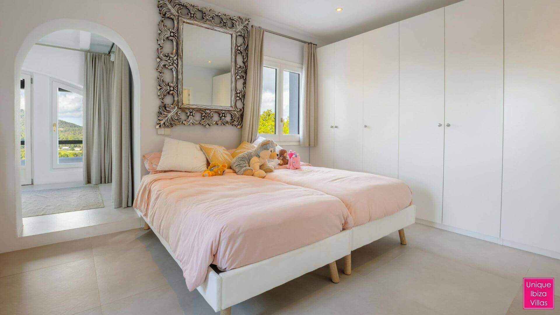  CAN DESTINO DELUXE - 6 Bedrooms - Roca Llisa 