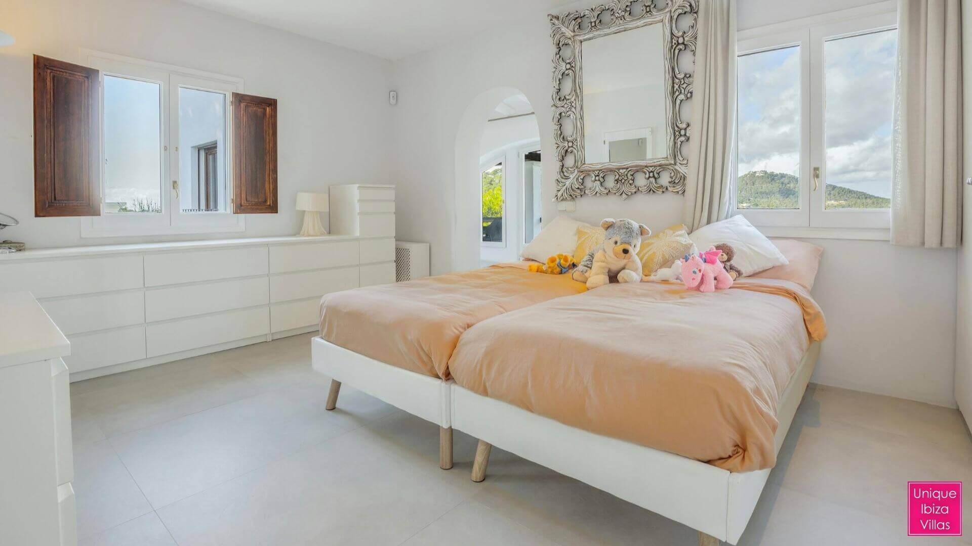  CAN DESTINO DELUXE - 6 Bedrooms - Roca Llisa 