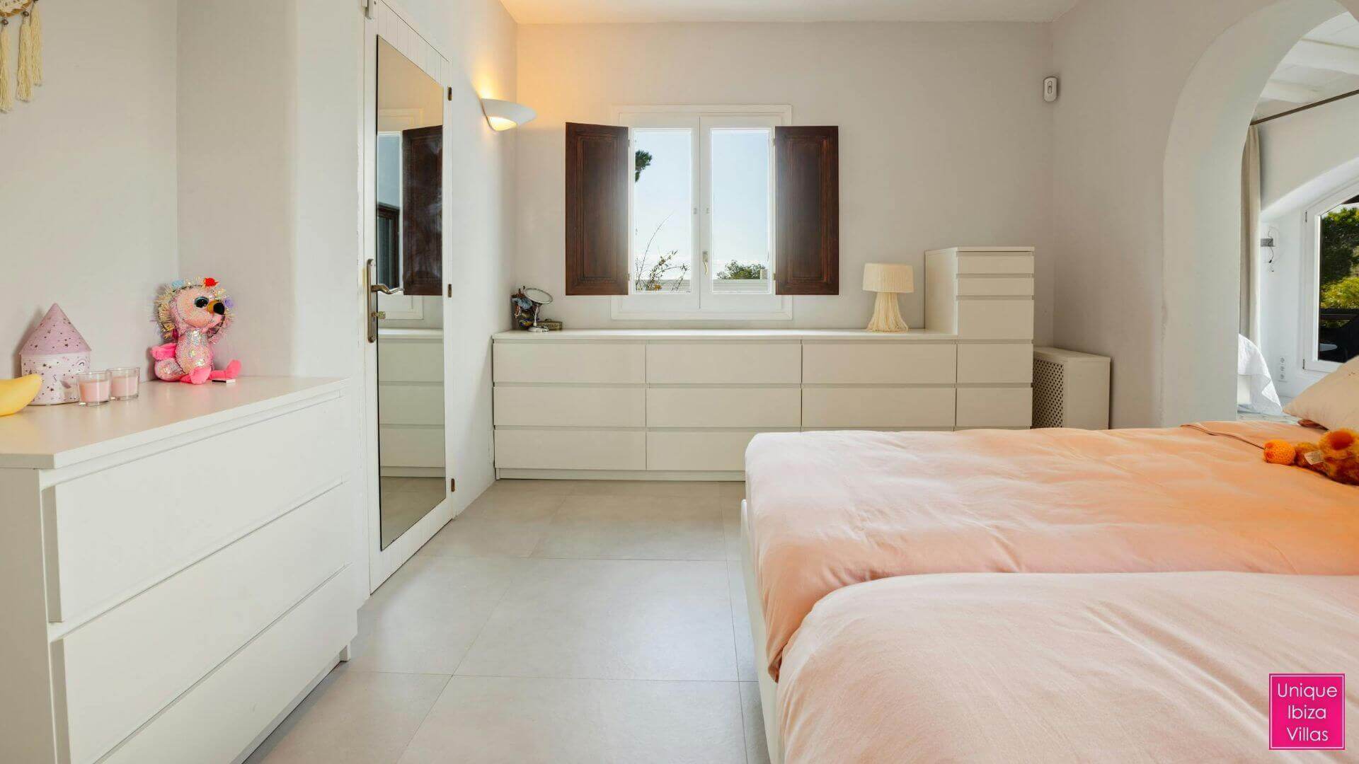  CAN DESTINO DELUXE - 6 Bedrooms - Roca Llisa 