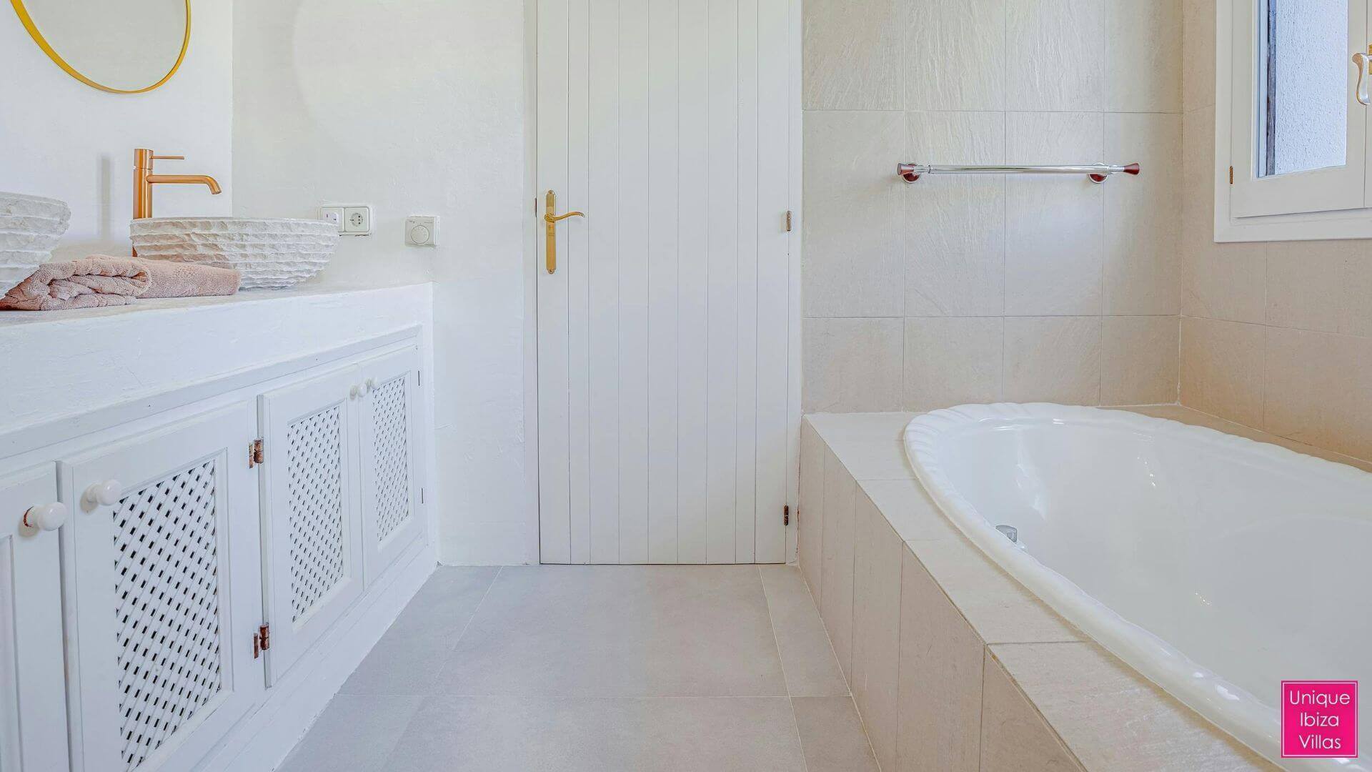  CAN DESTINO DELUXE - 6 Bedrooms - Roca Llisa 