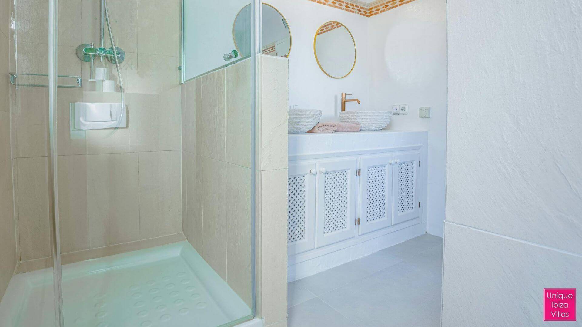  CAN DESTINO DELUXE - 6 Bedrooms - Roca Llisa 