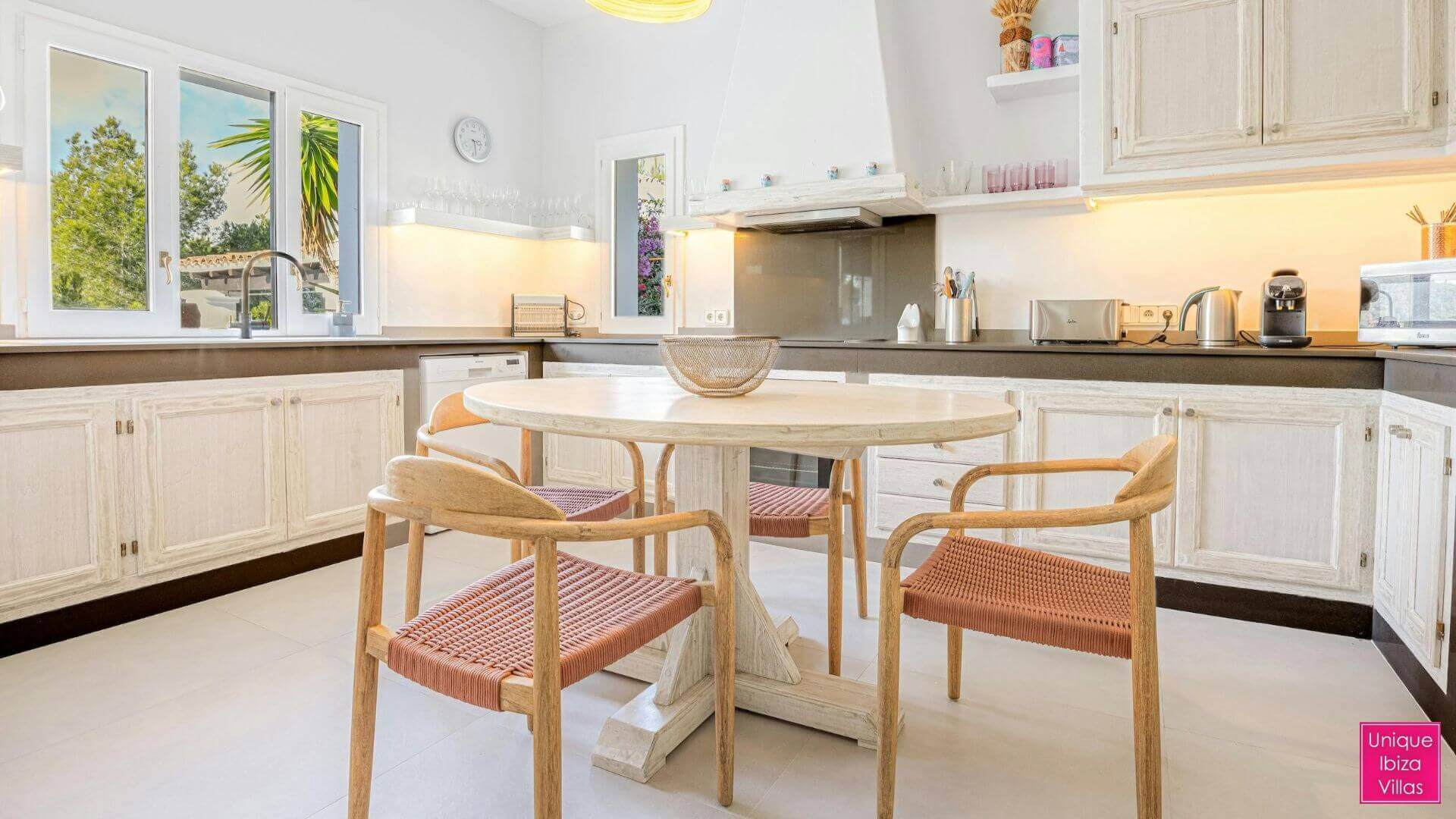  CAN DESTINO DELUXE - 6 Bedrooms - Roca Llisa 